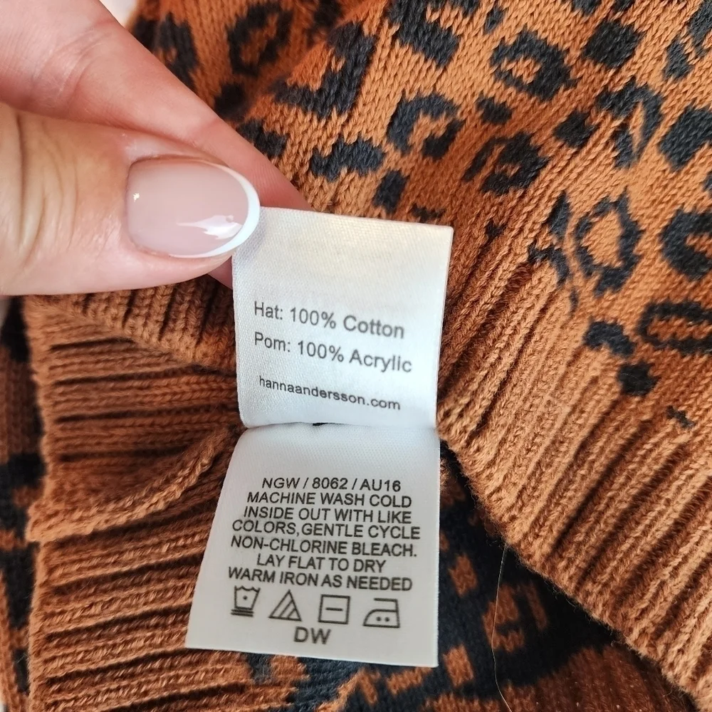 Hanna Andersson sz M hat Animal print pom pom